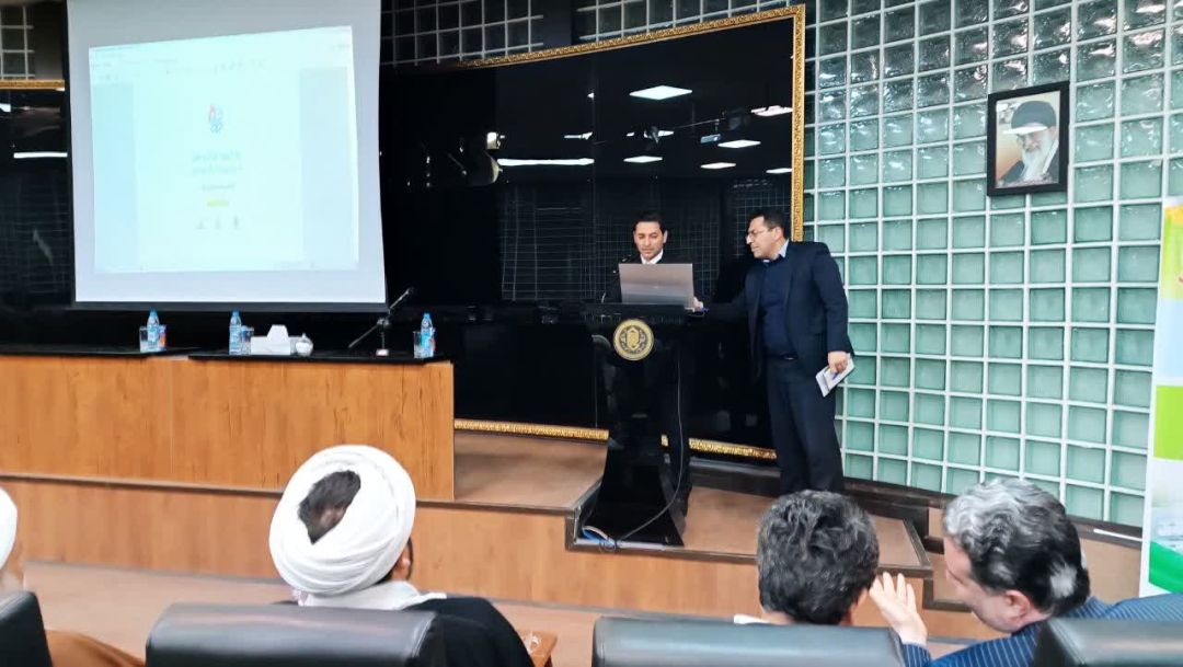 آئین افتتاح نیروگاه خورشیدی در ساوه