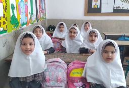 همخوانی قرآن کریم توسط دانشآموزان در خنداب