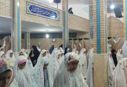 اقامه نماز و اجرای سرود روزه اولیها