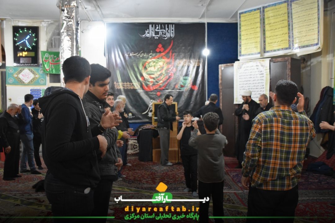 مراسم شب سوم قدر در مسجد کوثر اراک