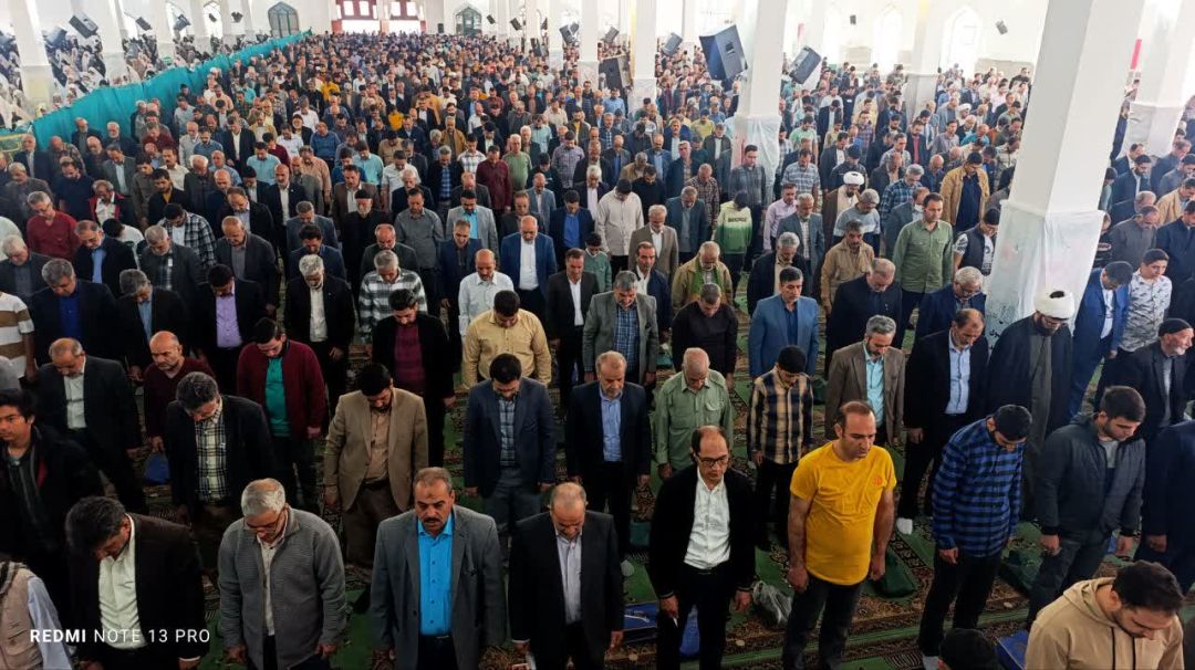 نماز عید سعید فطر در ساوه اقامه شد