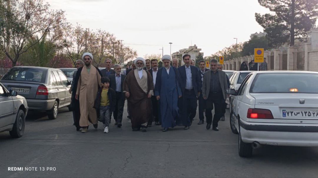 نماز عید سعید فطر در ساوه اقامه شد