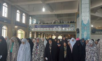 نماز عید فطر در دلیجان اقامه شد