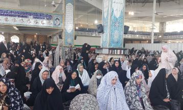 نماز عید فطر در دلیجان اقامه شد