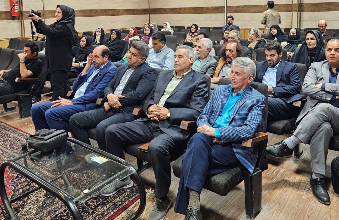 نشست هم‌اندیشی شاعران ساوجی برگزار شد