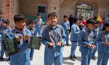 عزاداری دانش‌آموزان در سوگ شهادت امام صادق (ع)