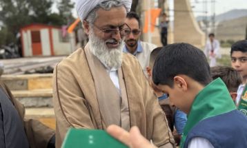 اهتزاز پرچم رضوی در تفرش