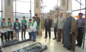 اهتزاز پرچم رضوی در تفرش