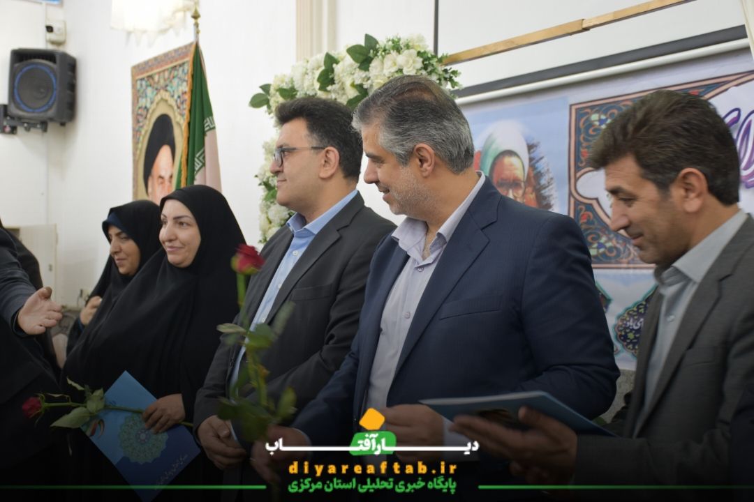 زنگ سپاس معلم در اراک نواخته شد