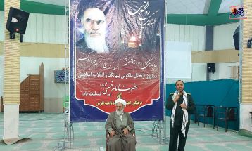 اعزام زائران تفرشی به مرقد امام خمینی (ره)