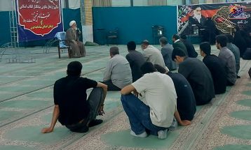اعزام زائران تفرشی به مرقد امام خمینی (ره)