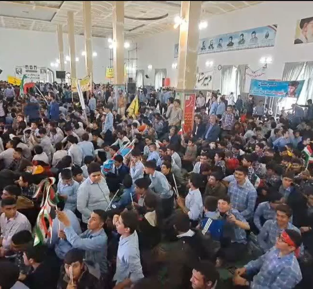اجتماع دشمنشکن دانشآموزان ساوجی