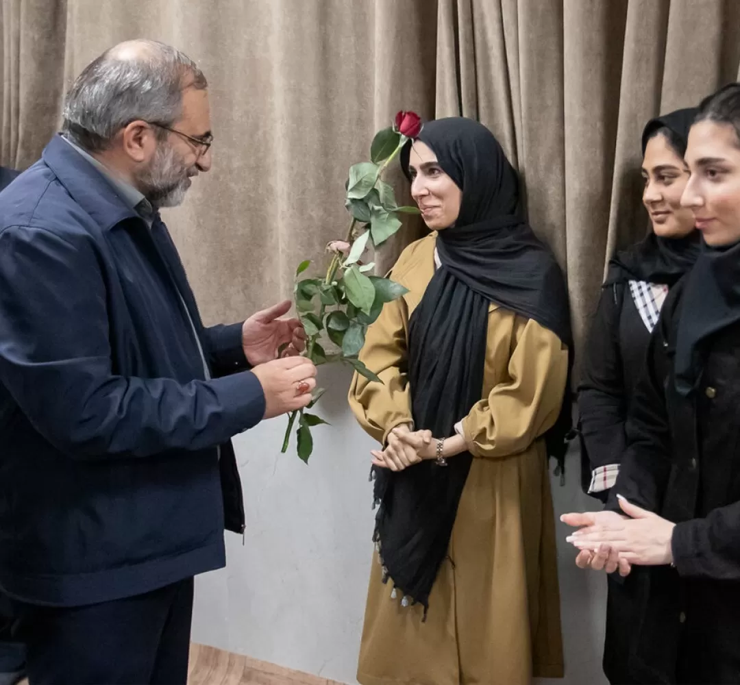 حضور استاندار مرکزی در خوابگاه دانشجویی علوم‌پزشکی اراک