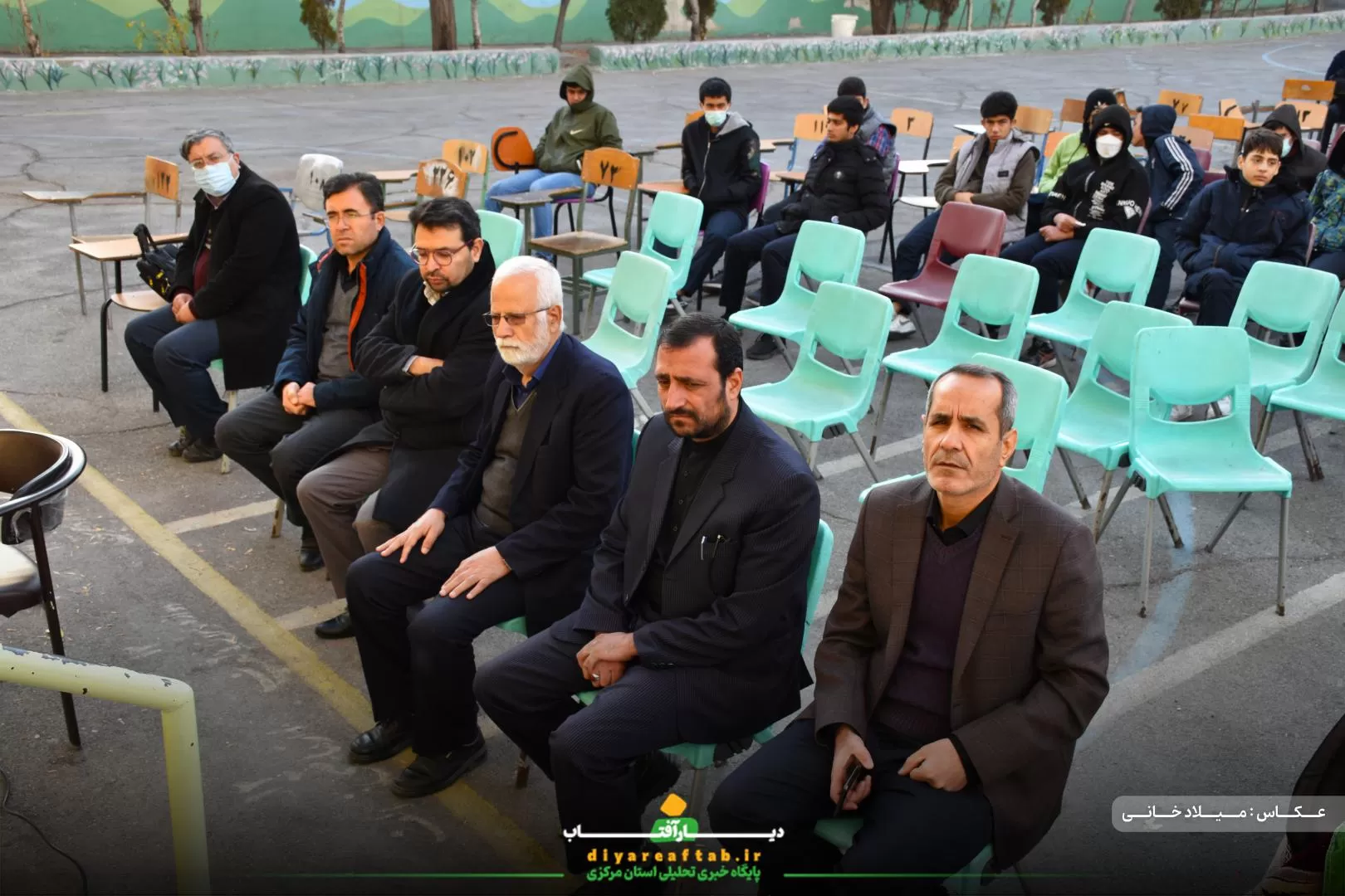 تشییع پیکر شهید گمنام در دبیرستان حاج‌کاظمی اراک