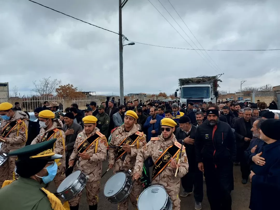 خنجین بوی عطر کربلا گرفت