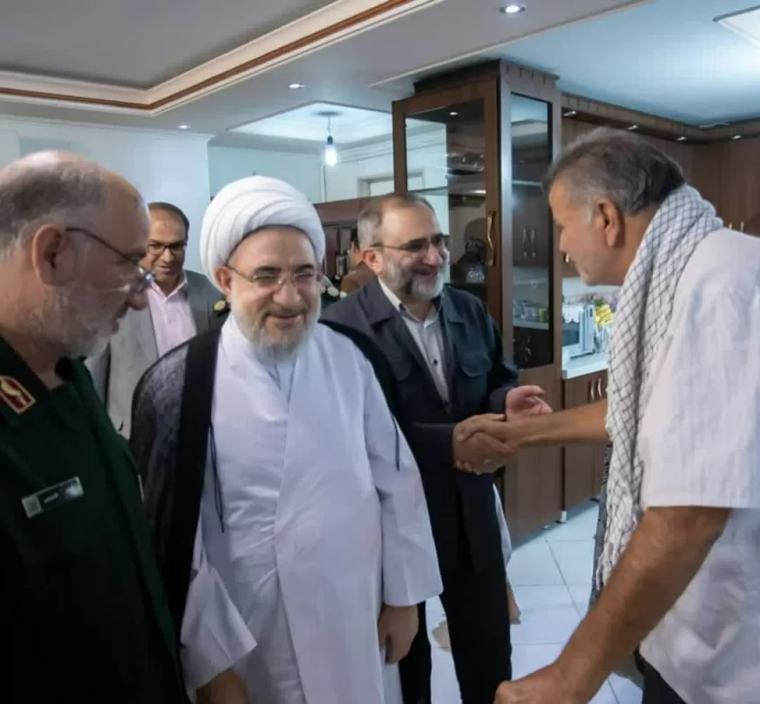 دیدار مسئولین مرکزی با جانباز «براتعلی رستمی»