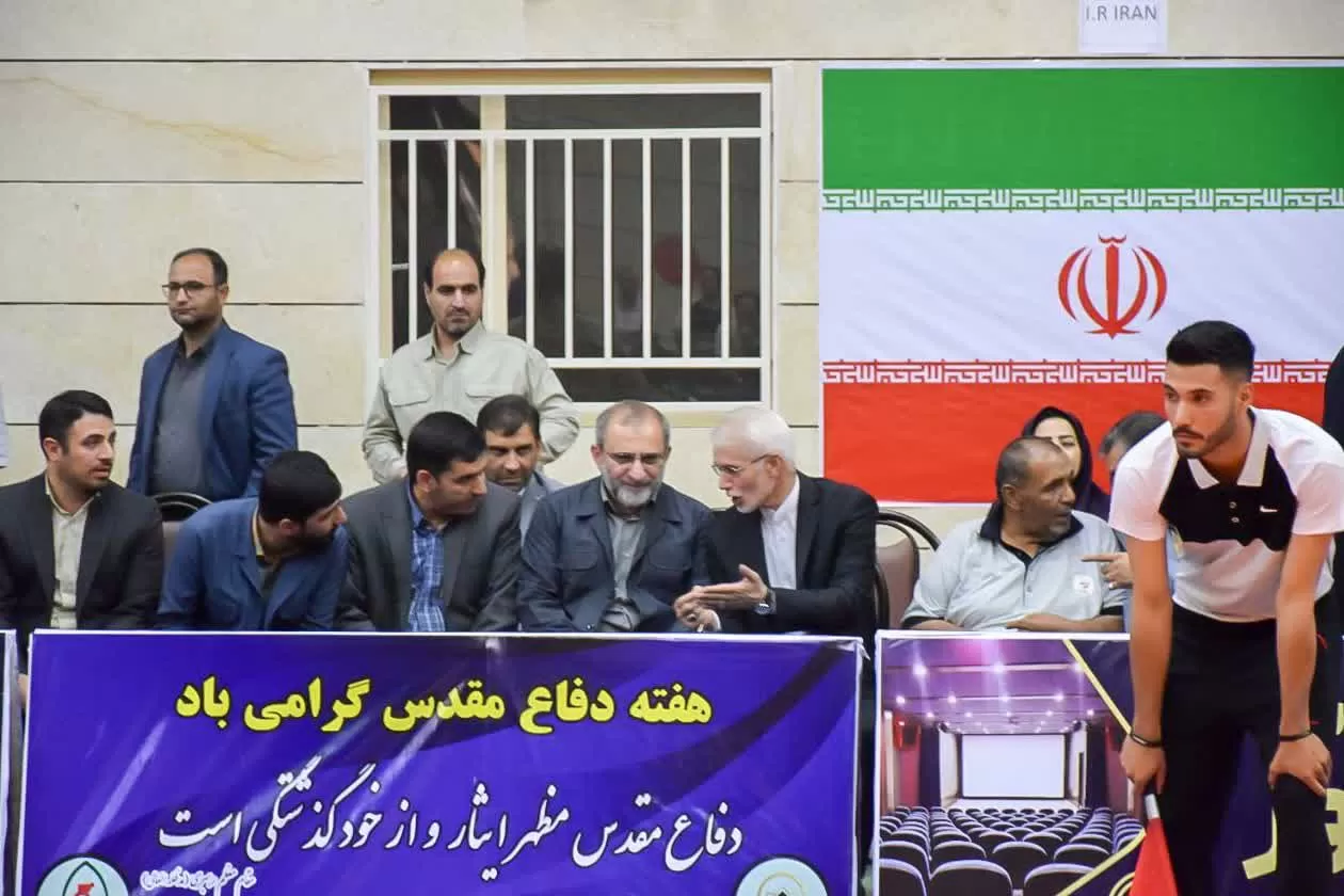 بازدید استاندار مرکزی از اردوی تیم ملی والیبال