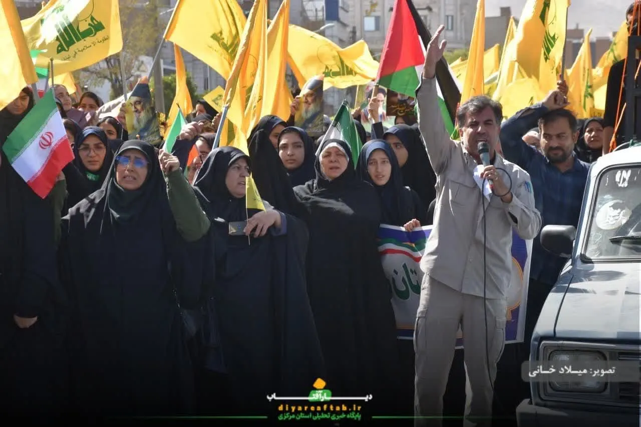 خروش دانش‌آموزان اراکی در حمایت وعده صادق ۲