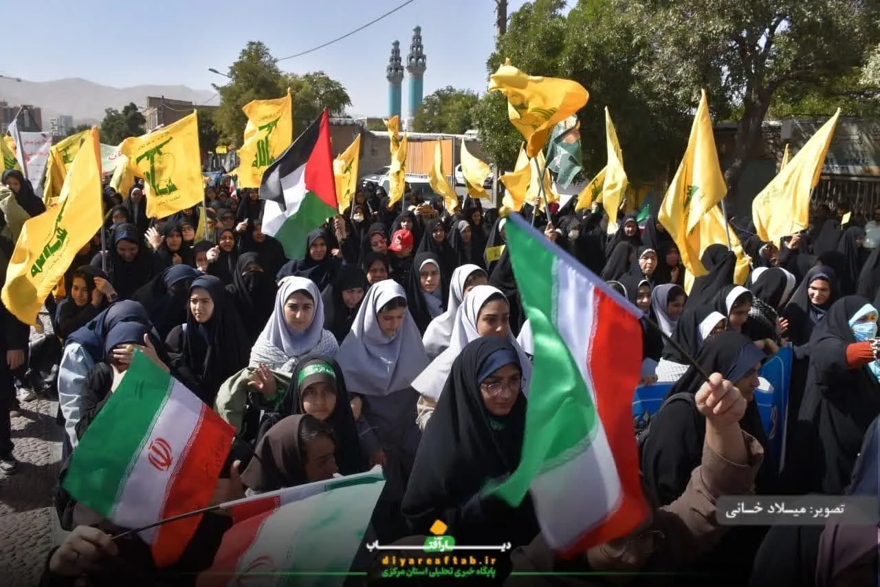 خروش دانش‌آموزان اراکی در حمایت وعده صادق ۲