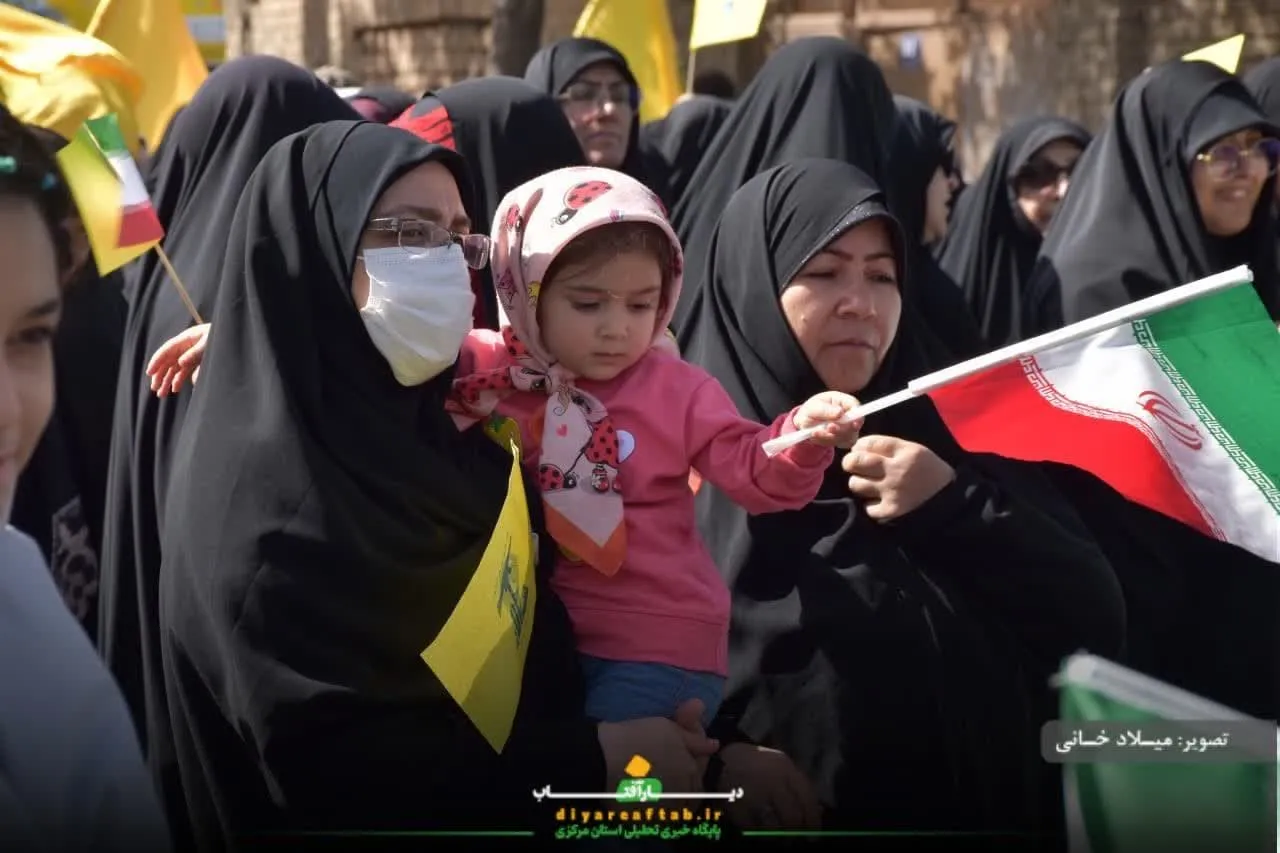 خروش دانش‌آموزان اراکی در حمایت وعده صادق ۲