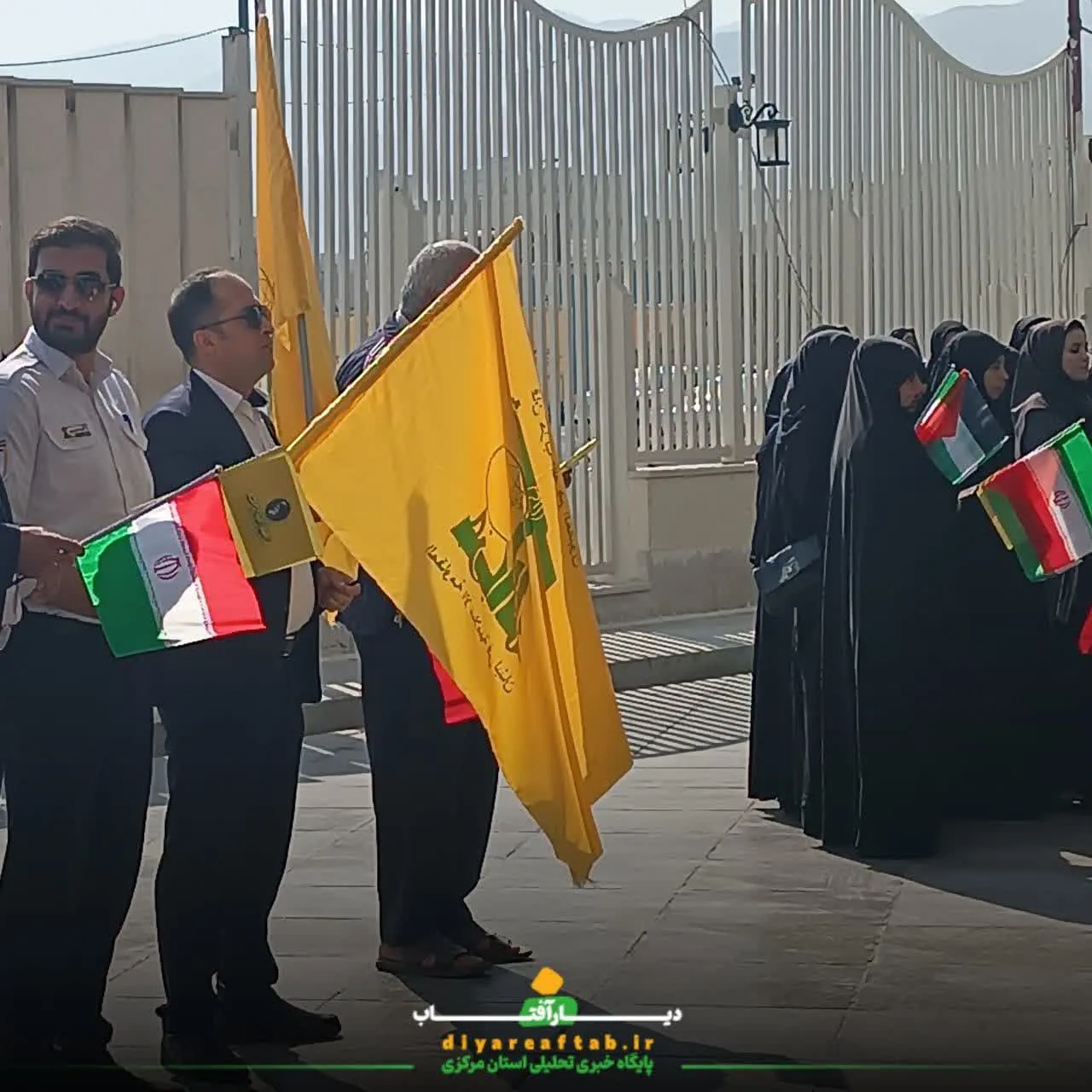تجمع «فریاد علیه کودک‌کشی» در بیمارستان ولیعصر(عج)
