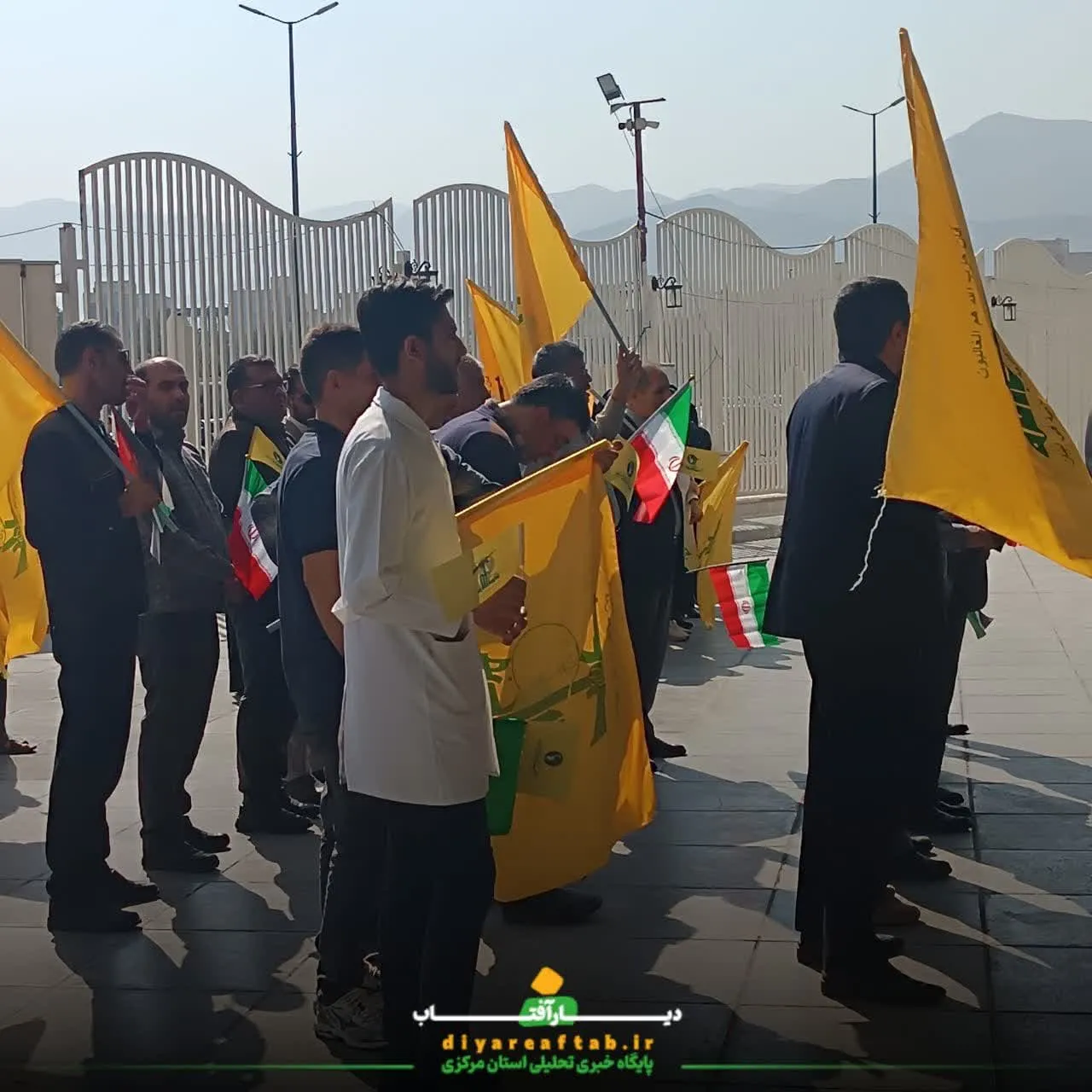 تجمع «فریاد علیه کودک‌کشی» در بیمارستان ولیعصر(عج)