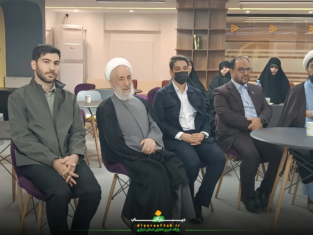رونمایی کتاب «کیمیازاد» در اراک
