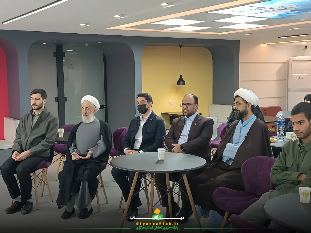 رونمایی کتاب «کیمیازاد» در اراک