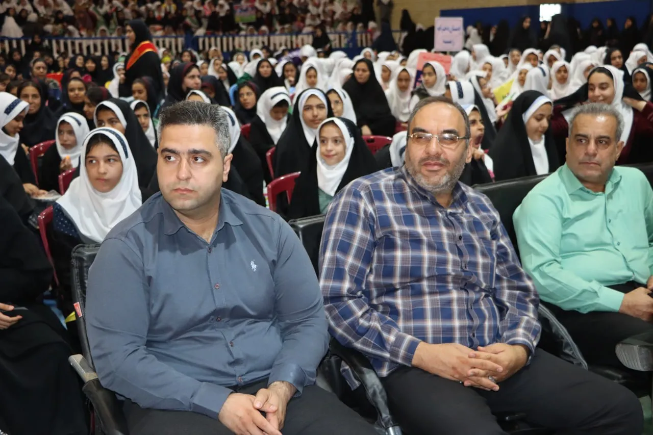 برگزاری همایش بزرگ دانش‌آموزی آغاز نصراللّه در ساوه