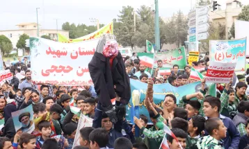 خروش انقلابی مردم دلیجان در سیزدهم آبان