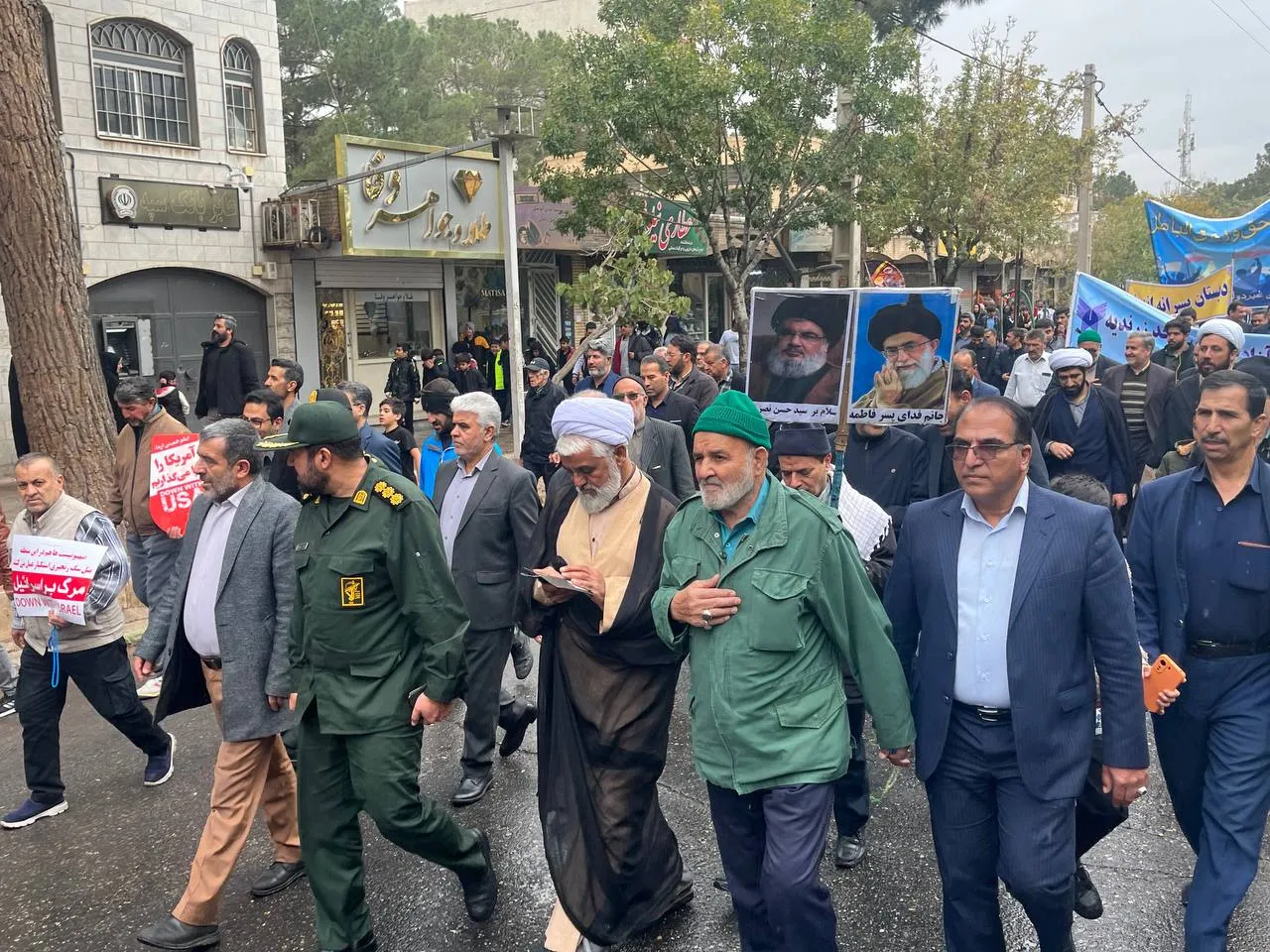 برگزاری راهپیمایی باشکوه ۱۳ آبان در زرندیه