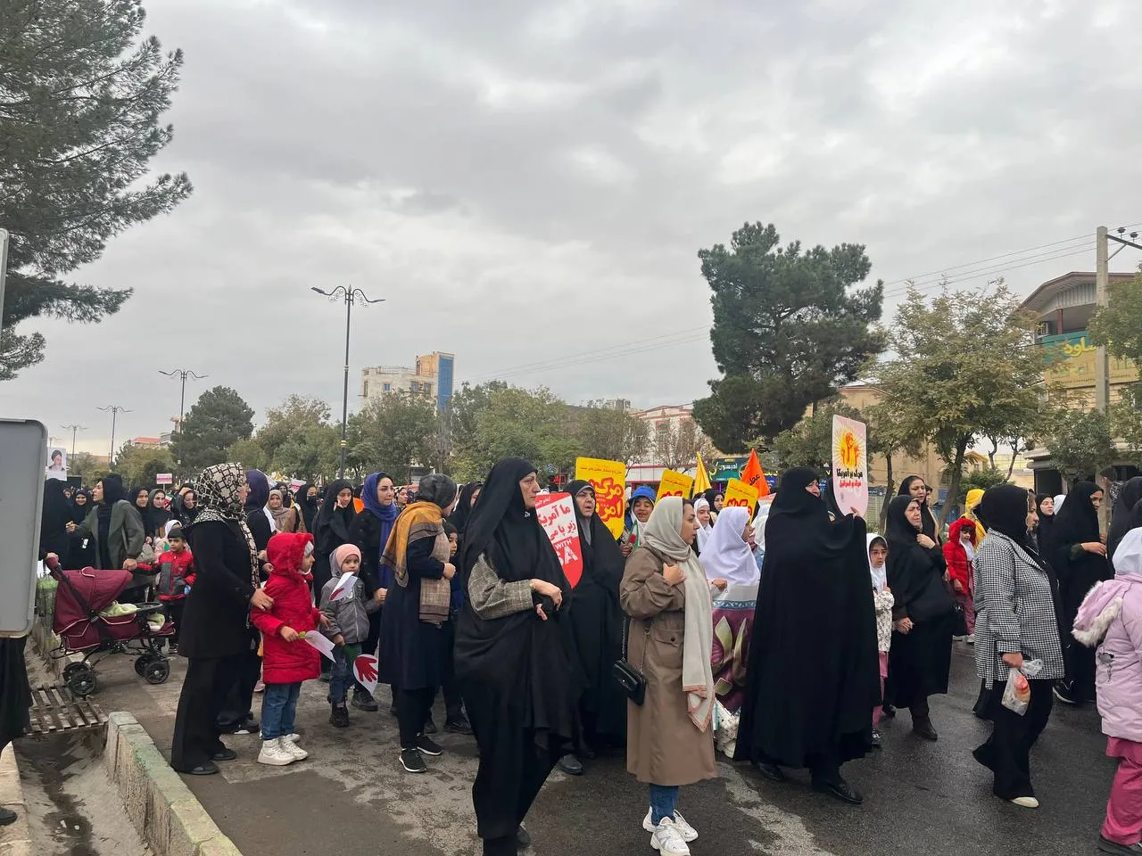 برگزاری راهپیمایی باشکوه ۱۳ آبان در زرندیه