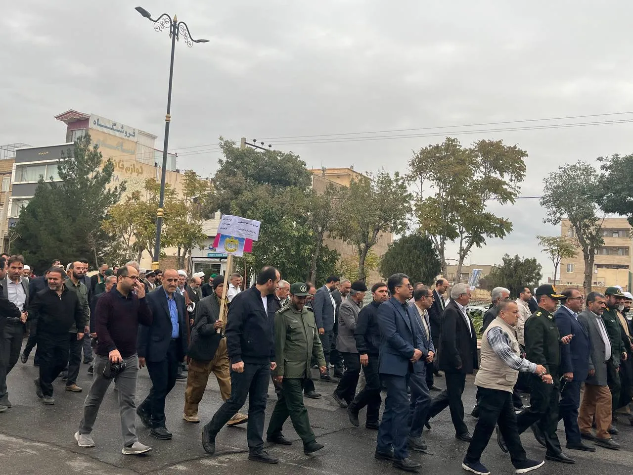 برگزاری راهپیمایی باشکوه ۱۳ آبان در زرندیه