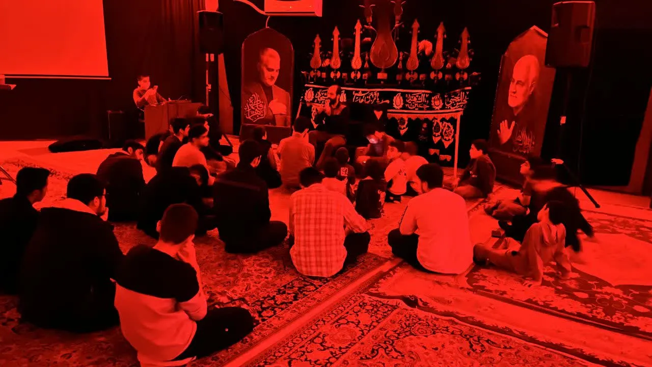 عزاداری نوجوانان ساوجی در سوگ حضرت فاطمه (س)