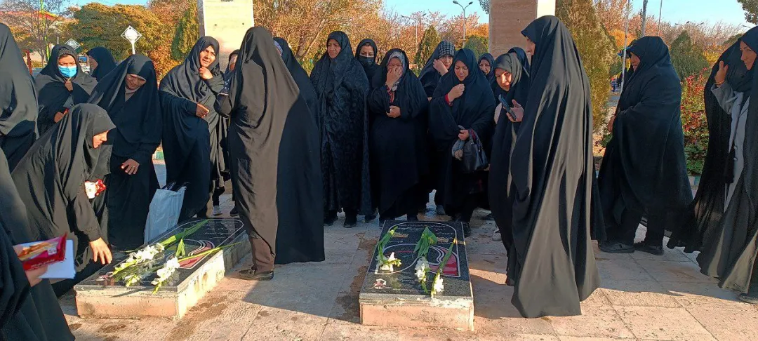 آئین گلباران مزار شهدا در کمیجان برگزار شد