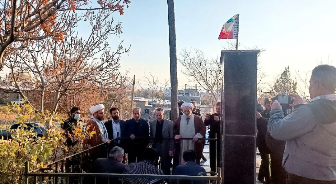 آئین گلباران مزار شهدا در کمیجان برگزار شد