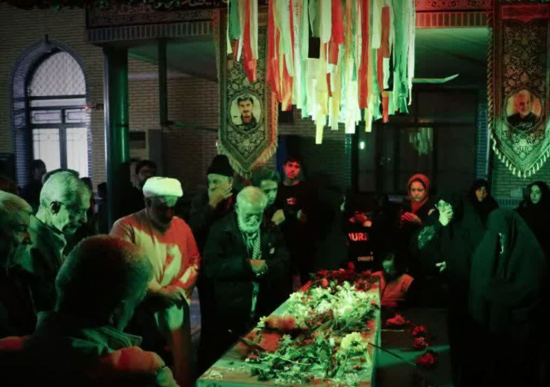 مراسم شبی با شهدا در ساوه برگزار شد