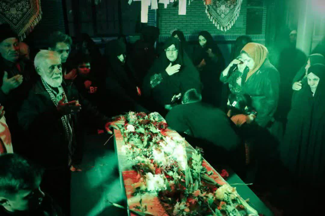 مراسم شبی با شهدا در ساوه برگزار شد