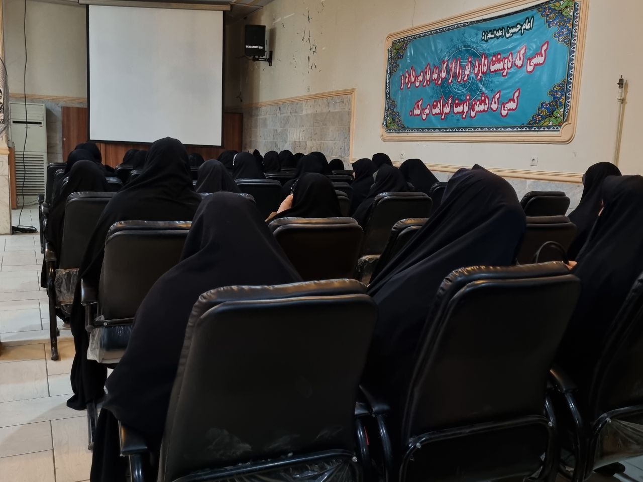 بزرگداشت مادر شهیدان والامقام جوادنیا برگزار شد
