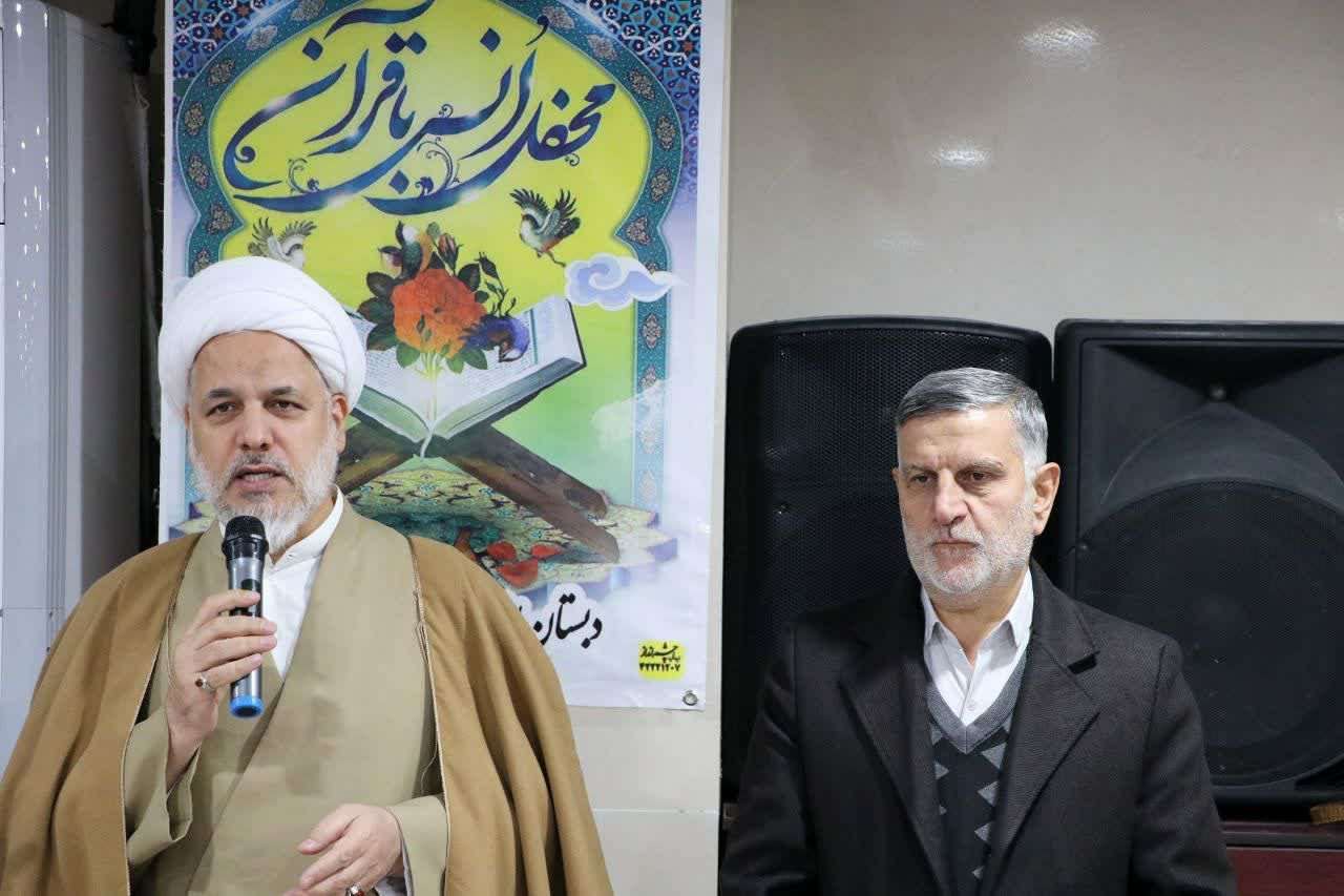 آموزشگاه تهذیب ساوه الگوی برتر قرآنی