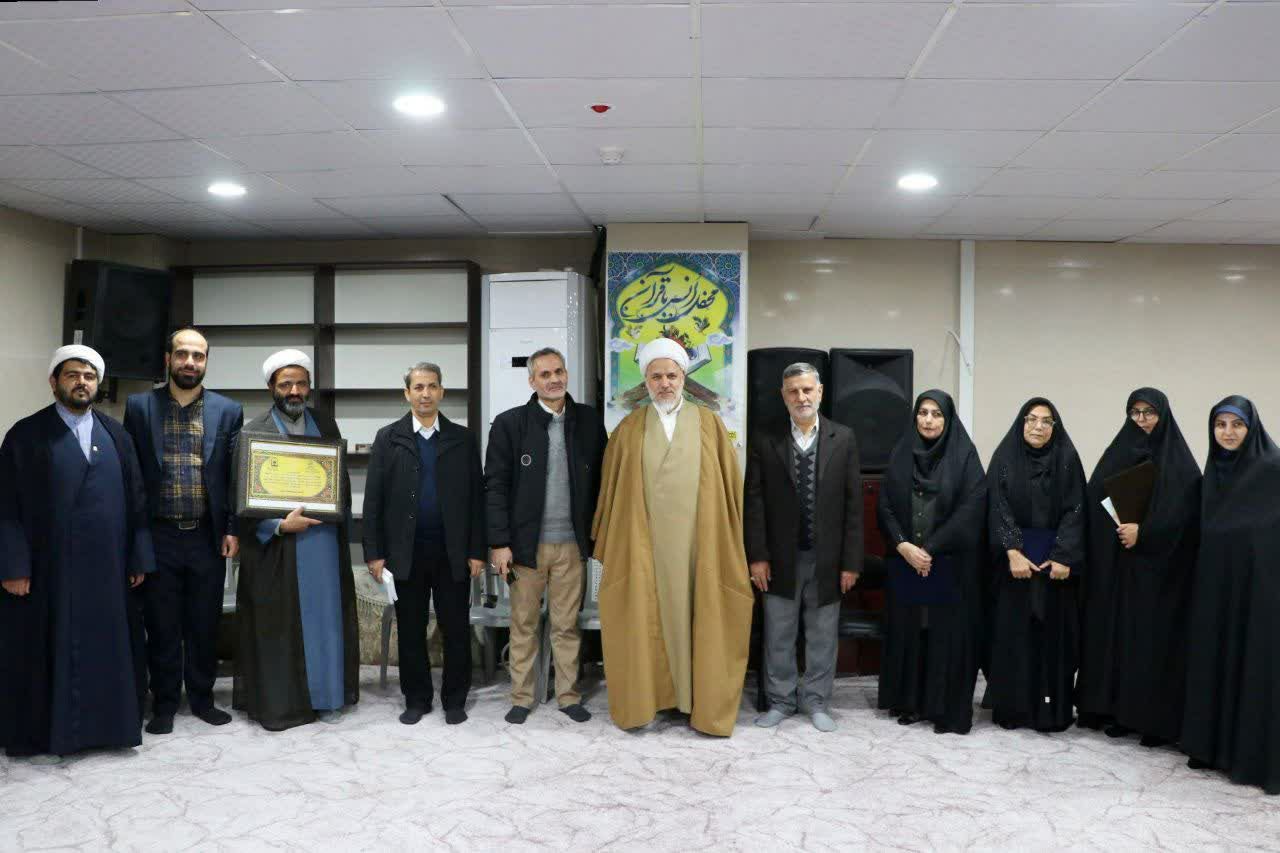 آموزشگاه تهذیب ساوه الگوی برتر قرآنی