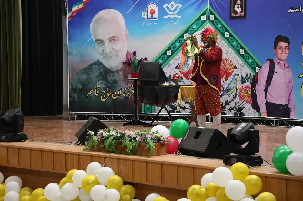 برگزاری جشن تکلیف رأی اولی‌ها در اراک