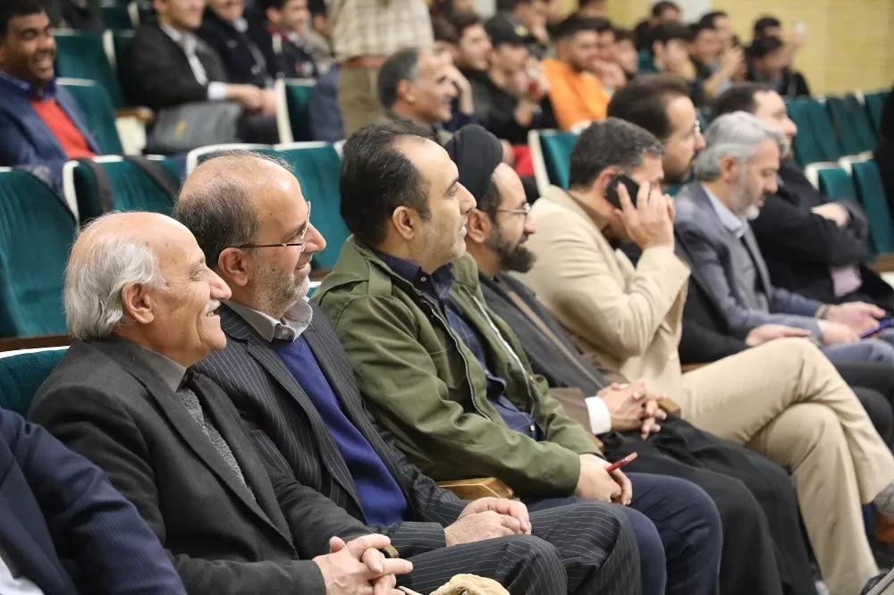 برگزاری جشن تکلیف رأی اولی‌ها در اراک