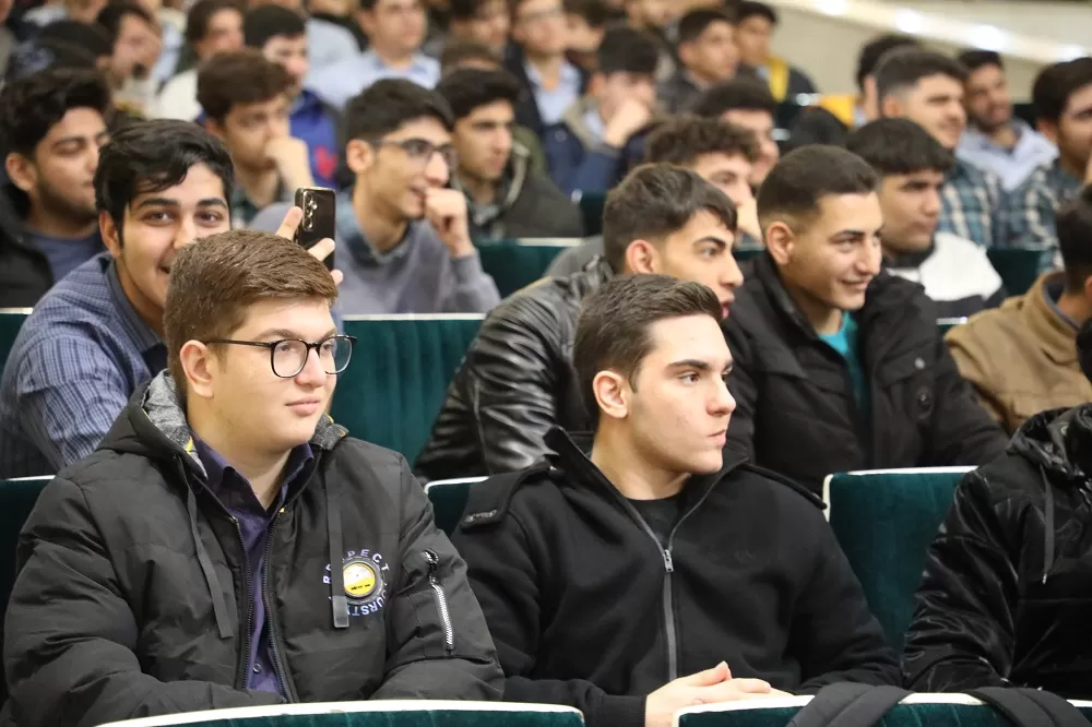 برگزاری جشن تکلیف رأی اولی‌ها در اراک