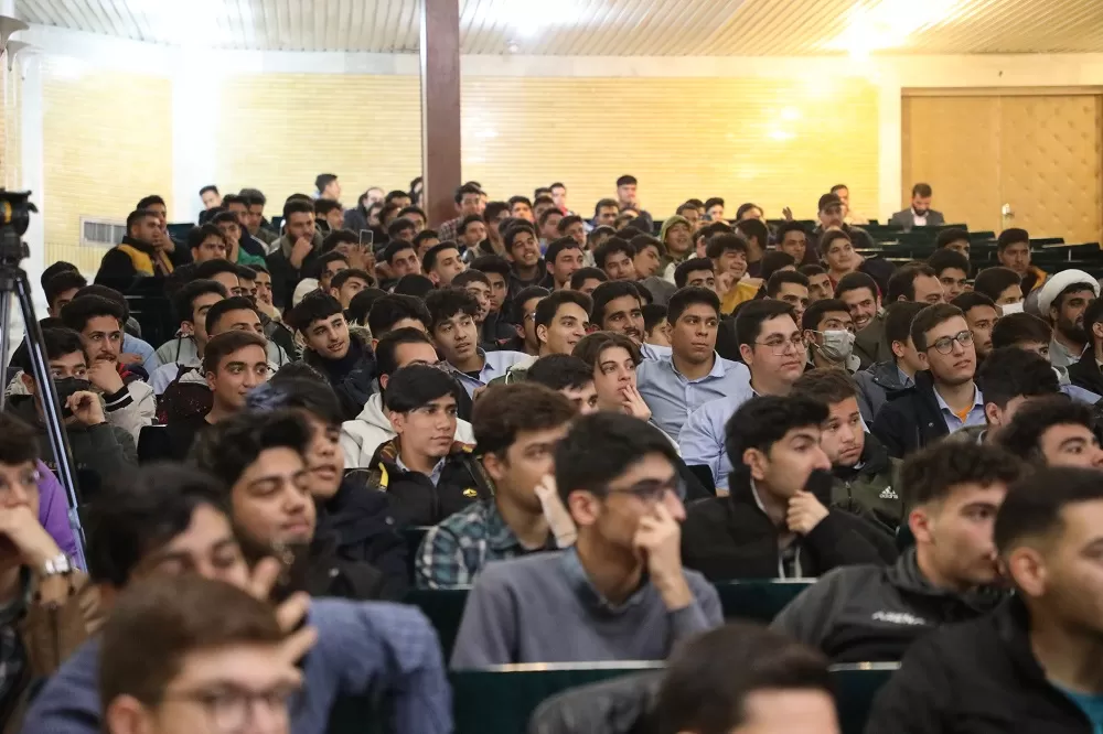 برگزاری جشن تکلیف رأی اولی‌ها در اراک
