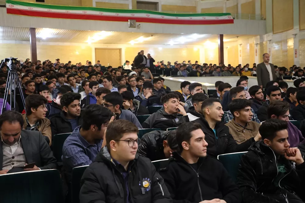 برگزاری جشن تکلیف رأی اولی‌ها در اراک