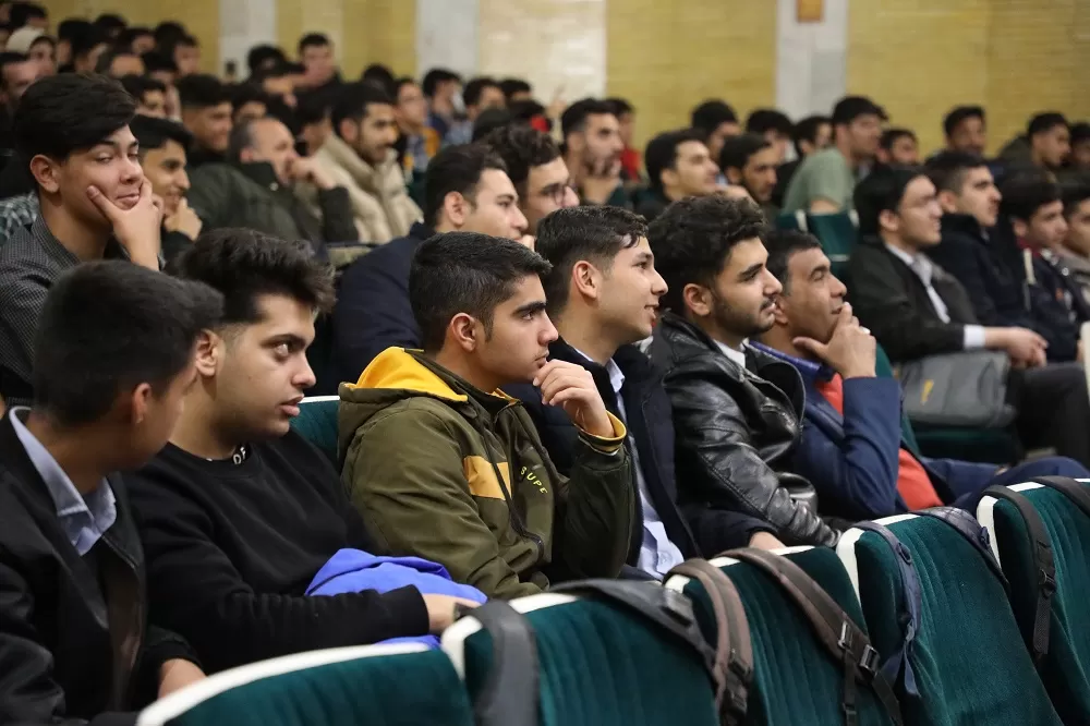 برگزاری جشن تکلیف رأی اولی‌ها در اراک