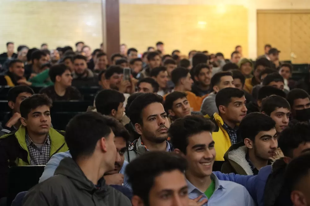 برگزاری جشن تکلیف رأی اولی‌ها در اراک