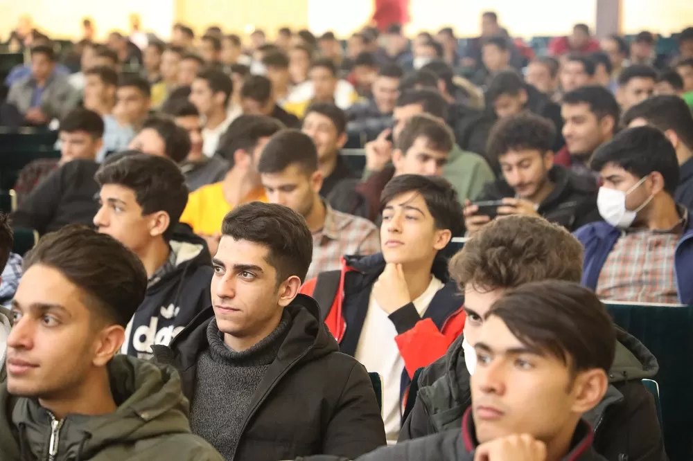 برگزاری جشن تکلیف رأی اولی‌ها در اراک