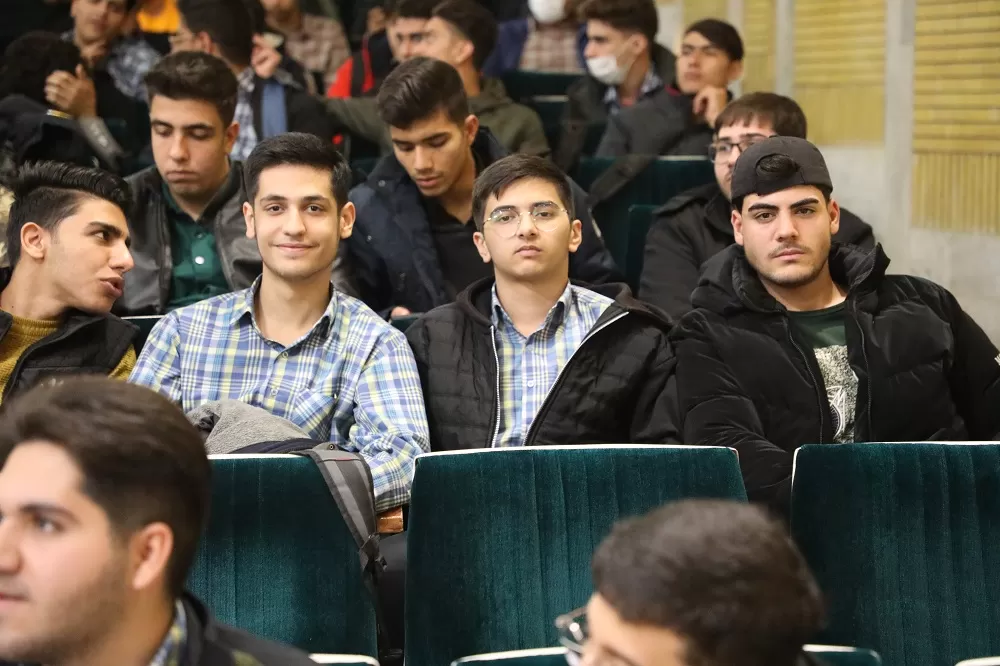 برگزاری جشن تکلیف رأی اولی‌ها در اراک